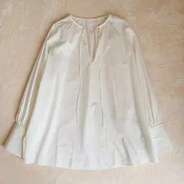 [ 미사용품 ] AP STUDIO 퍼프 슬리브 튜닉 블라우스 화이트