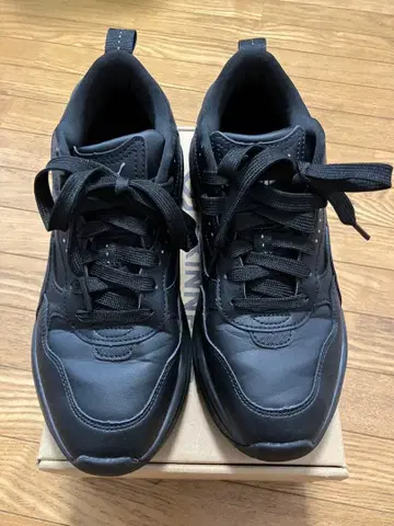 PUMA 시리아 웨지 스니커즈 통굽 블랙