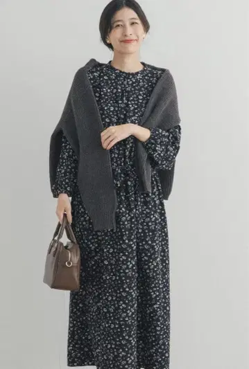 어반 리서치 도어스 미니 꽃무늬 드로스트 원피스