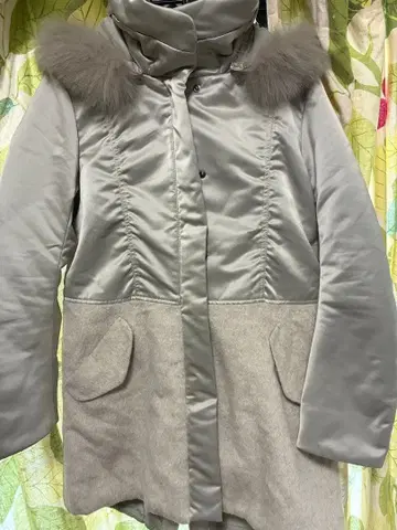 그레이 후드 부착 모즈 코트