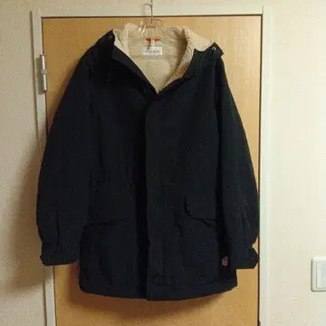 반손 에미레이유 블랙 마운틴 후드티