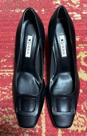 DIANA 다이애나 블랙 스퀘어토 하이힐 펌프스 24