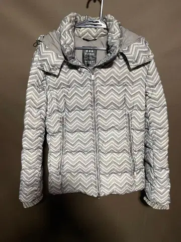 TATRAS 울 다운 지그재그 패턴