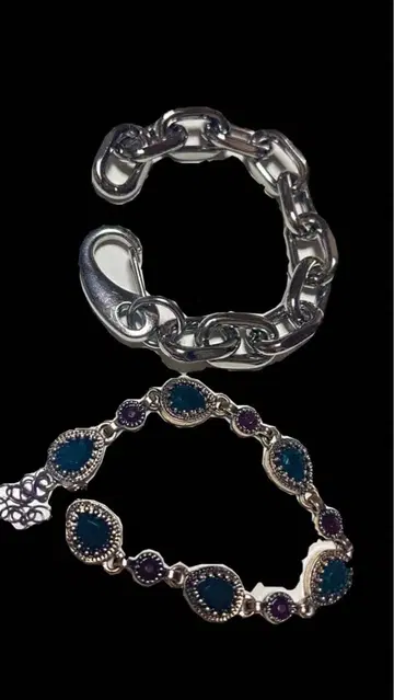 실버 체인 팔찌와 스톤 팔찌