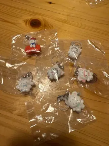 포근포근 스노우 산리오 캐릭터 메지루시 액세서리