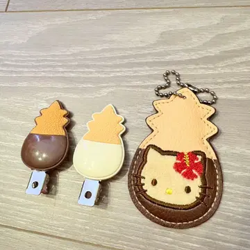 미사용 새상품 호놀룰루 쿠키 x 헬로키티 콜라보 헤어핀 키 참