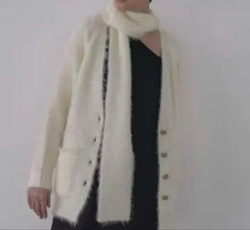 [ 미사용 새상품 ] gallest 화이트 긴팔 가디건 (스톨 포함)