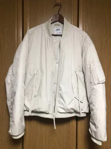 ZARA 베이지 화이트 계열 MA-1 플라이트 자켓 S