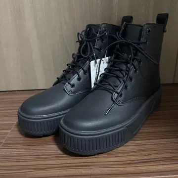 PUMA 블랙 카르멘 부츠 8홀