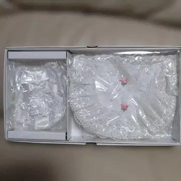 화이트 레이스 파우치