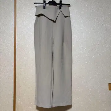 베이지 프론트 플랩 팬츠