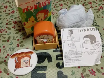 빵도둑 잠복 피규어 & 식빵 스탬프 자수 캔뱃지 2점 세트