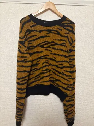 JOHN LAWRENCE SULLIVAN 타이거 니트