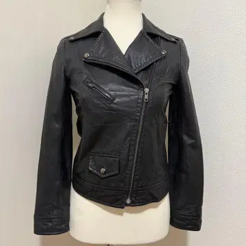 질 스튜어트 가죽 라이더 자켓 블랙 S 쇼트 기장