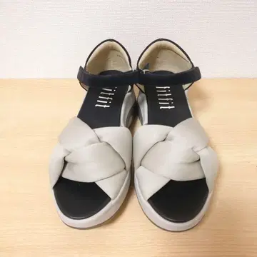 새상품급 fitfit 핏핏 쿠션 트위스트 샌들 바이컬러