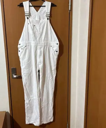 화이트 오버롤 V넥