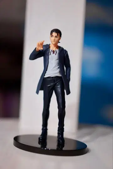 진격의 거인 성인 엘렌 예거 피규어