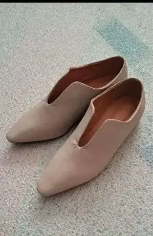 [ 새상품급 ] 베이지 V컷 플랫슈즈 핑크 베이지