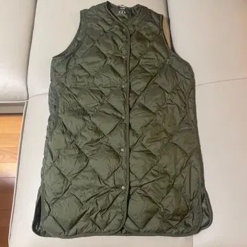 새상품급 UNIQLO 울트라 라이트 다운 베스트