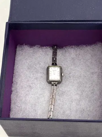 agata 실버 직사각형 케이스 손목시계 [제품 사양서 첨부]