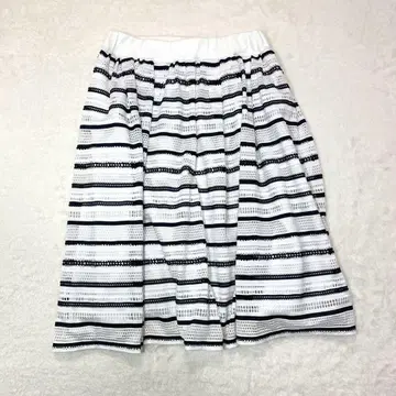 lowrys farm 보더 무늬 플레어 스커트 / 허리밴딩 비침 편안함