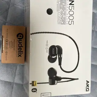【新品】AKG N5005 PIANO BLACK  イヤフォン ピアノブラック AKG N5005 並行輸入版ピアノブラック 有線イヤホン新品未開封 AKG AKG