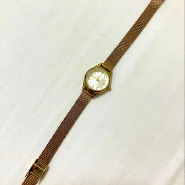 agete 골드 메쉬 손목시계