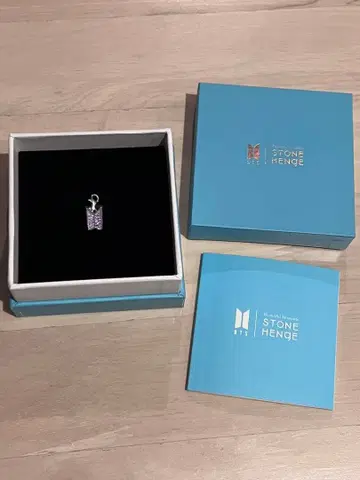 BTS STONE HENGE 보라색 스톤 실버 로고 참