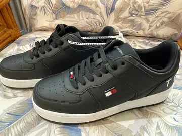 TOMMY HILFIGER 신발 사이즈 7 1/2 약 25.5cm