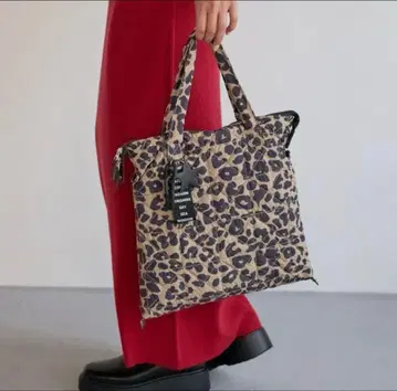 BAYFLOW 베이플로우 참 포함 3WAY 퀼트 토트 레오파드