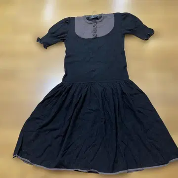 AMULETI 블랙 무릎 기장 원피스 반팔 이탈리아제 울 100%