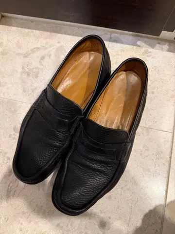 MAGNANNI 블랙 가죽 로퍼 사이즈 42 27cm