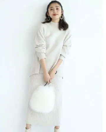 저스길리티 하이넥 니트 셋업