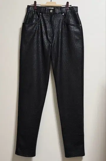 크로커다일 패턴 가죽풍 스트레이트 팬츠