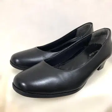 미사용급 FUWARAKU 블랙 플레인 펌프스 약 5cm 힐