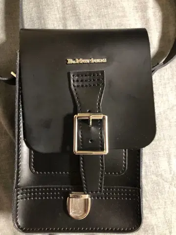 Dr. Martens/닥터마틴 박스 크로스바디 백