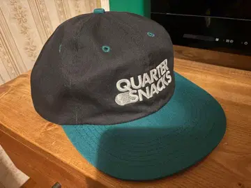 [QUATERSNACKS] 절개 캡