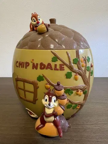 칩과 데일 도토리 모양 수납 용기