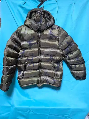 더 노스페이스 카모플라주 다운 자켓 M 사이즈 새상품