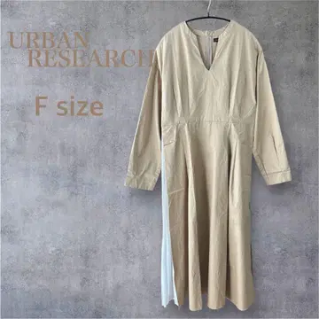 [새상품] Y022 어반 리서치 사이드 턱 플리츠 원피스 F 베이지