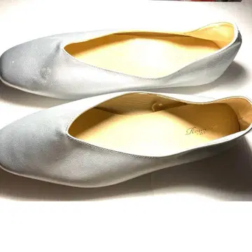 실버 플랫슈즈 새상품 25.5cm Rowena