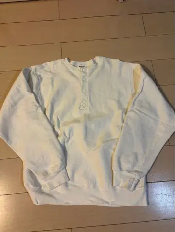 리버스 위브 80s 화이트 하프 버튼 친피온