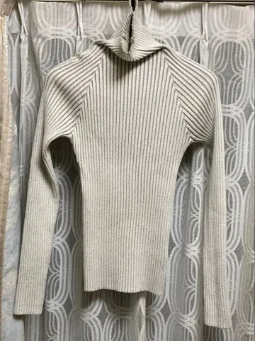 하이넥 와이드 리브 니트