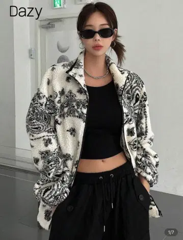 Dazy 페이즐리 무늬 플리스 자켓