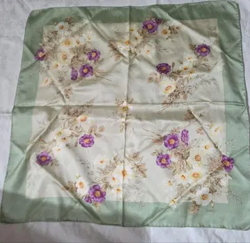 WAKO 꽃무늬 실크 스카프