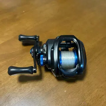 SLX DC 베이트 낚시릴 블랙/블루