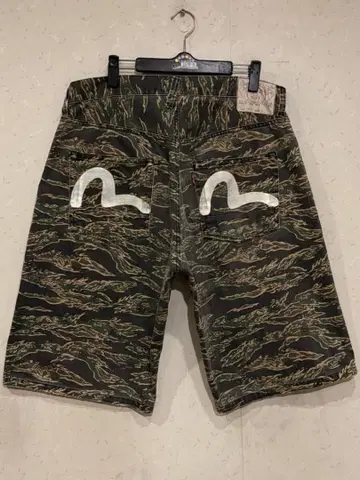 EVISU 에비수 갈매기 카모플라쥬 하프 숏팬츠 36