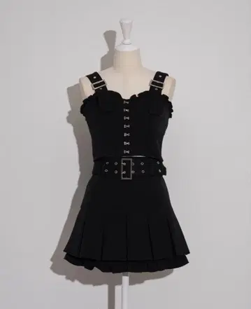 pium 프론트 후크 뷔스티에 플리츠 스커트 셋업 블랙