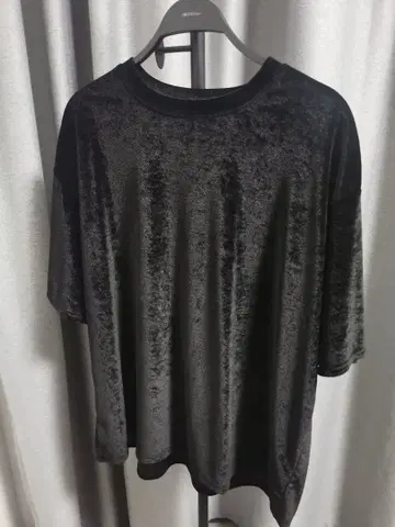 블랙 벨벳 반팔 티셔츠