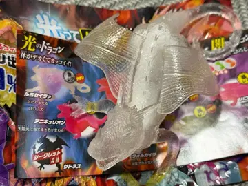 보물섬사 빛나고 늘어나는! 최강 드래곤 전설 BOOK 루미세이버